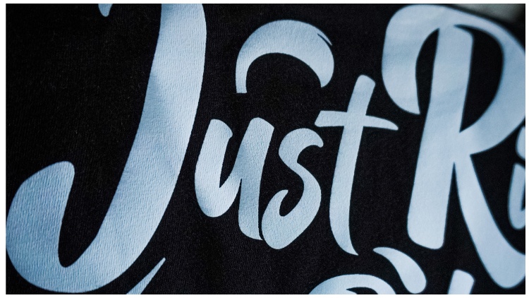 Cara Merawat Kaos Sablon agar Awet